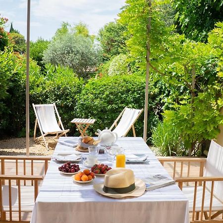 Les Canisses, Magnifique Appartement Avec Terrasse Au Coeur D'ユゼ エクステリア 写真