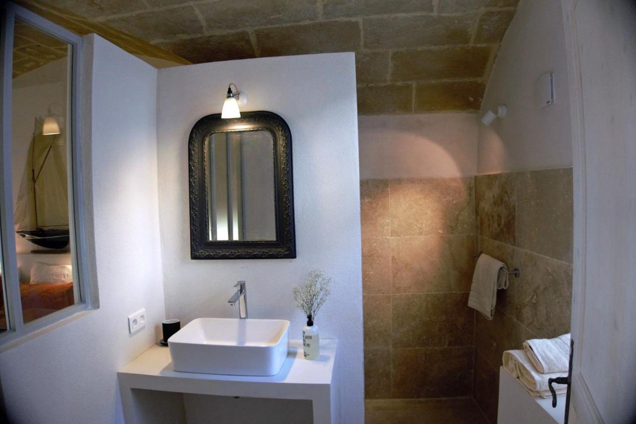 Les Canisses, Magnifique Appartement Avec Terrasse Au Coeur D'ユゼ エクステリア 写真